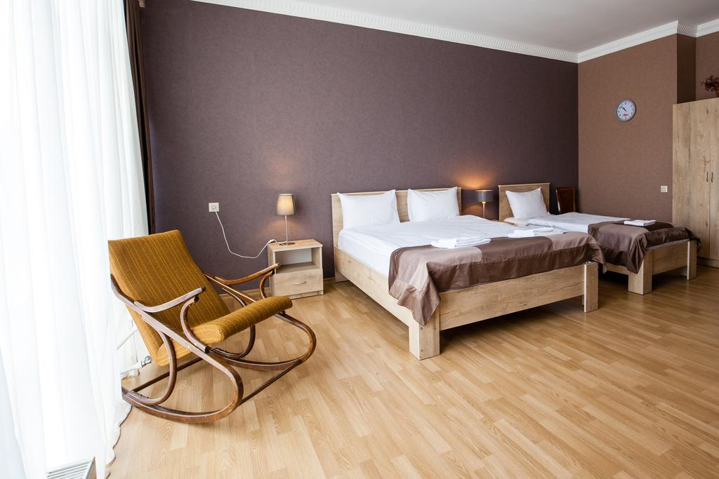 Hotel Almi 아할치헤 외부 사진