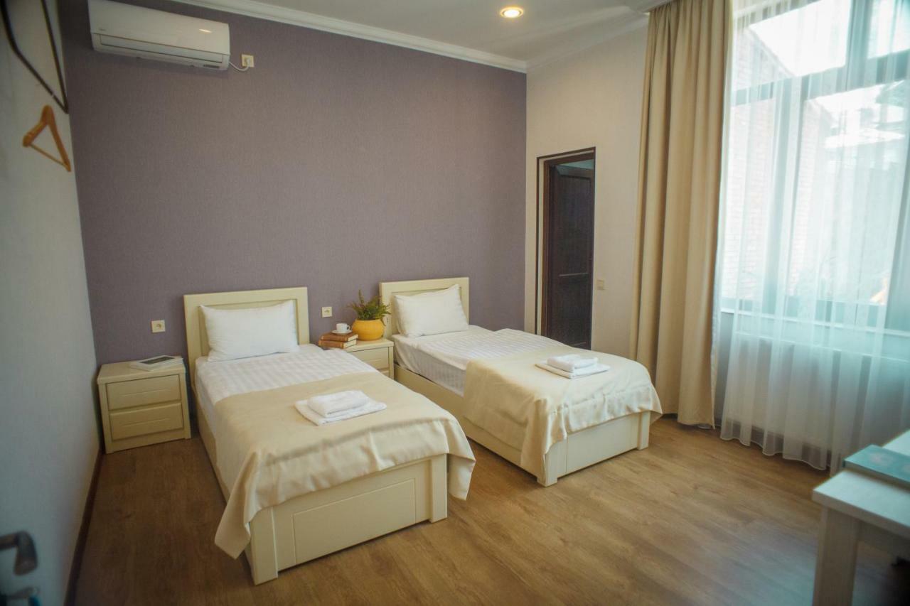 Hotel Almi 아할치헤 외부 사진
